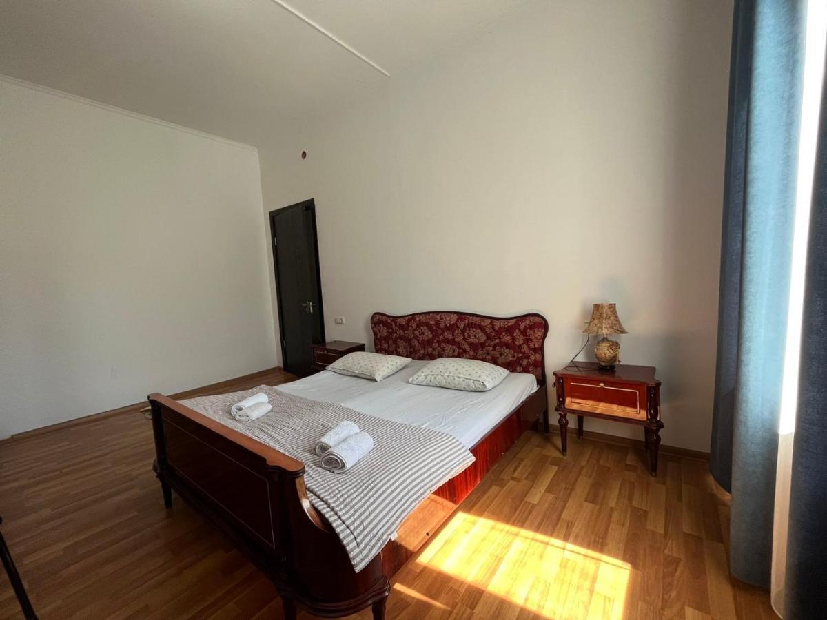 Guest House Oasis - Tvishi Zewnętrze zdjęcie