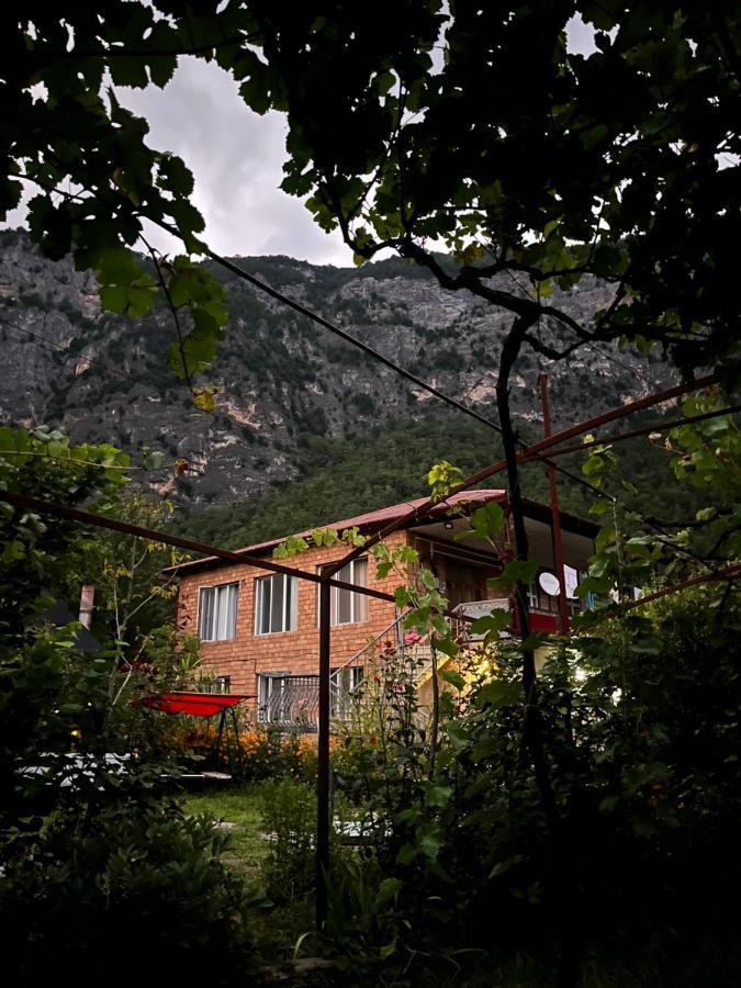 Guest House Oasis - Tvishi Zewnętrze zdjęcie